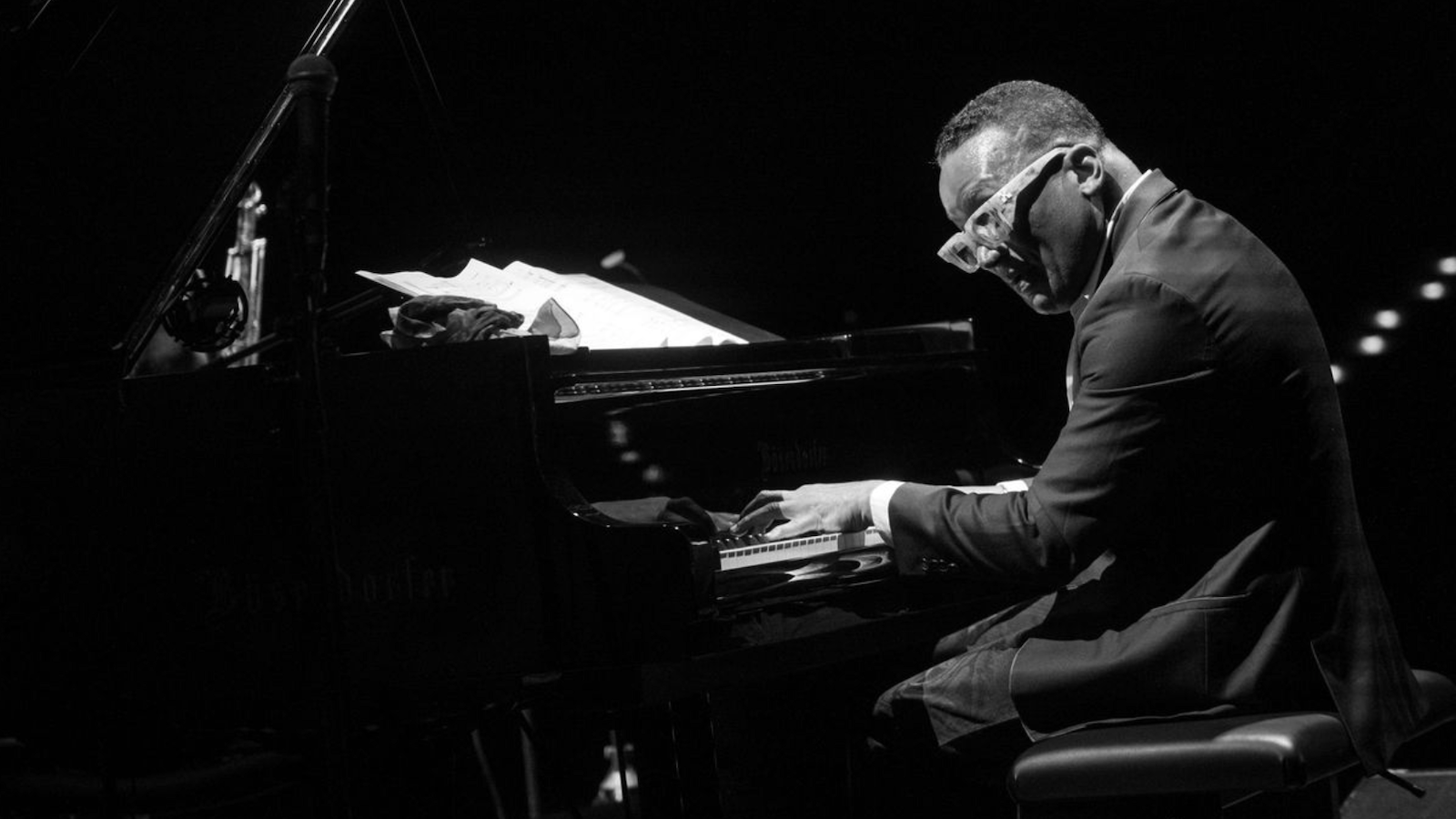GONZALO PLAYS PINO RILEGGENDO PINO DANIELE